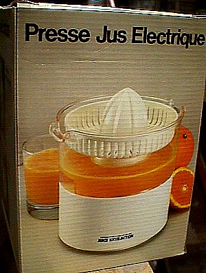 Electric Juicer.JPG (54575 bytes)