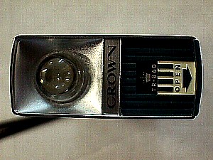 Crown TR-860 8 Transistor Flashlight Radio e.JPG (29878 bytes)