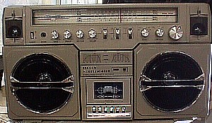 Golden SC 6000 Boom Box b.JPG (31364 bytes)