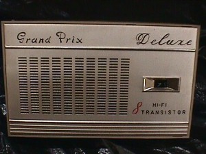Gran Prix 8 transistor facing forward.JPG (22356 bytes)