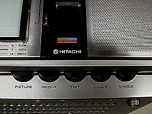 Hitachi CK-200 Color TV b.JPG (35757 bytes)