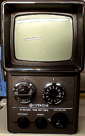 Hitachi K-1100 TV with 3 Way Power.JPG (59551 bytes)