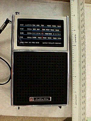 Juliette MPR-3103 4 Band Pocket Radio.JPG (54797 bytes)
