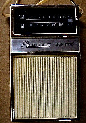 Megaton TC 903 AM-FM Pocket Radio a.JPG (59915 bytes)