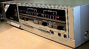Panasonic 636 Stereo Cassette Recording Deck d.JPG (30175 bytes)