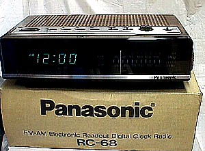 Panasonic RC 68 AM-FM Digital Clock Radio.JPG (34379 bytes)