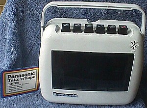 Panasonic RQ 711s Portable Cassette Recorder.JPG (32379 bytes)