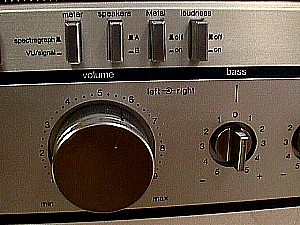 Panasonic SG-25 AM-FM Cassette Deck Receiver d.JPG (34120 bytes)