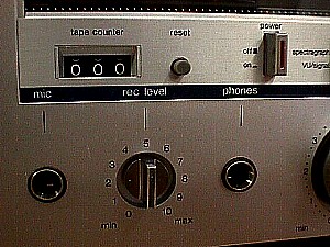 Panasonic SG-25 AM-FM Cassette Deck Receiver e.JPG (33465 bytes)