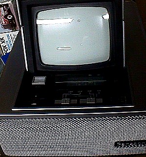 Panasonic TR 5050P Hide-Away TV Set a.JPG (47850 bytes)