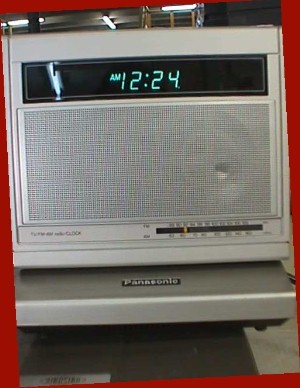 Panasonic TV Clock.JPG (31091 bytes)