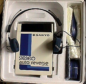 Sanyo Auto Reverse Cassette Walkman.JPG (40698 bytes)