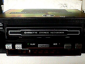 Sanyo FT 435US InDash AM-FM Stereo Recorder-Player d.JPG (27416 bytes)