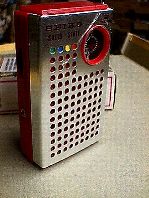Seiko Solid State Pocket Radio c.JPG (57302 bytes)