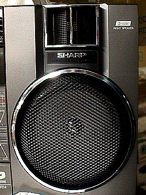 Sharp GF A2 AM-FM Cassette Portable Boom Box w- Equalizer c.JPG (69117 bytes)