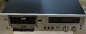 Toshiba PC-X20 Stereo Cassette Recording Deck.JPG (16920 bytes)