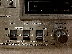 Toshiba PC-X20 Stereo Cassette Recording Deck c.JPG (30353 bytes)