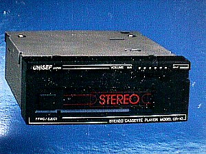 Unisef CR-10 Car Stereo 1.JPG (37837 bytes)