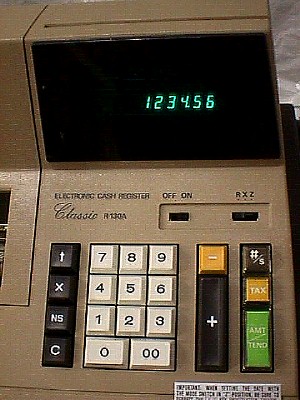 cheap cash register 1.JPG (44746 bytes)