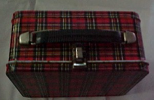 plaid lunchbox 1.JPG (18363 bytes)