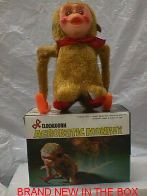 Acrobatic Monkey a.JPG (33100 bytes)