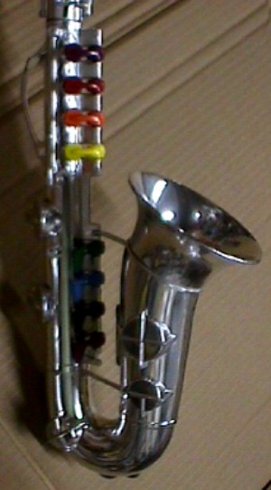 saxophone.JPG (37259 bytes)
